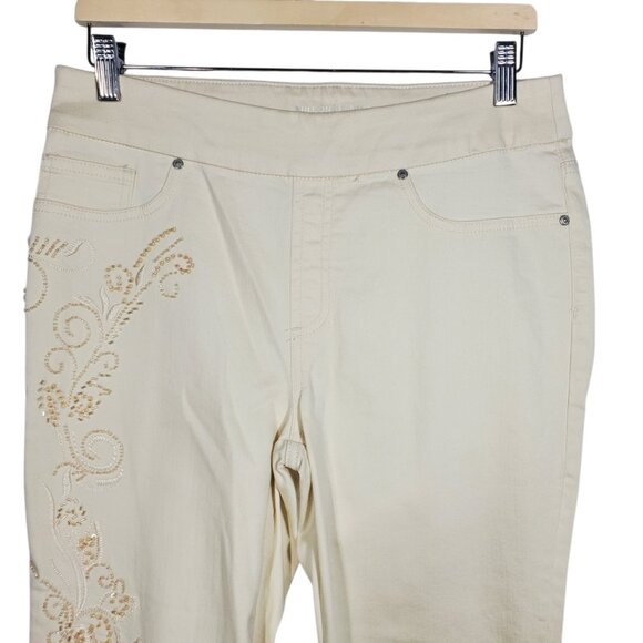 NWT Chicos Pull-On Jegging Jeans Women's 6 (0.5R) White Embroidered Beaded - Picture 2 of 9